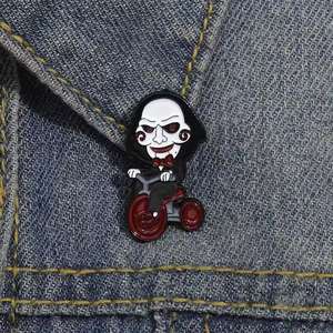 Broche sur le thème du dessin animé Funky <span class=keywords><strong>Joker</strong></span> Broche en métal unique pour la décoration de tenues pour Noël Fête nationale Halloween Graduation - Product Image 1