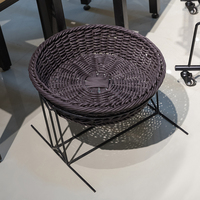 Canapé de salon au design moderne Tabouret d'appoint pour le café Table en bois avec étagères Table gigogne amovible
