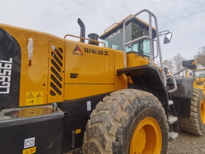 รถตักด้านหน้าและมินิแบรนด์จีนมือสองพร้อมเครื่องยนต์ Yuchai ขนาด5ตันได้คะแนน2016โมเดล92KW สำหรับฟาร์ม - Product Image 4