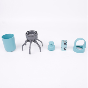 Nouveau design de pelle à crottes en ABS avec distributeur de sacs à crottes intégré pour l'extérieur de la cour ou les voyages à l'extérieur. - Product Image 2