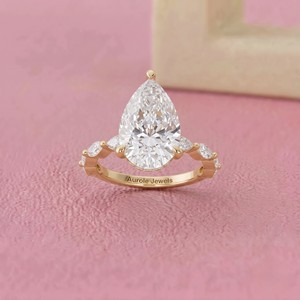 Bague de fiançailles solitaire vintage avec diamant taille poire et bande de diamants taille marquise pour bijoux de mariée classiques et luxueux - Product Image 1