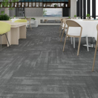 Carreaux de moquette gris Tapis en nylon gris Revêtement de sol Bureau Hôtel Hall Bibliothèque Carreaux de moquette de luxe