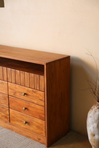 Commode vintage en <span class=keywords><strong>bois</strong></span> foncé à douze tiroirs, également utilisable comme buffet ou coiffeuse dans le salon - Product Image 3