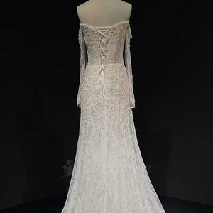 ชุดแต่งงานทรงเมอร์เมดแขนยาว รุ่น NT52 ดีไซน์ทันสมัย คอเสื้อแบบเรือ แต่งลูกไม้ปักลายดอกไม้ประดับคริสตัล กระโปรงทรงเข้ารูปยาว - Product Image 5