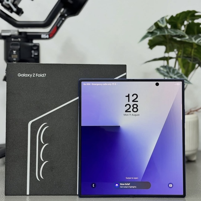 Galaxy ZFold7 Original Used 8.0" Android 16 Folding Phone Foldable Used Mobile Phone 5g Smartphone 4400 MAh Adreno 830