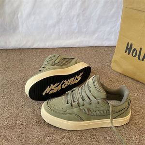 Chaussures de skate rétro pour couple, style coréen tendance, confortables, légères, style streetwear américain et hongkongais, chaussures de sport décontractées - Product Image 4