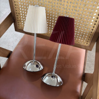 Lampe de table LED rechargeable portable avec abat-jour plissé en tissu, sans fil, à intensité tactile, veilleuse, vente en gros d'usine pour mariage