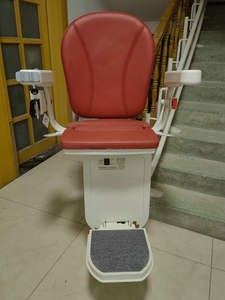 <span class=keywords><strong>Monte</strong></span>-<span class=keywords><strong>escalier</strong></span> pliable de haute qualité, capacité de charge de 120 kg, chaise élévatrice pour escaliers courbes, personnalisé pour les escaliers courbes - Product Image 2