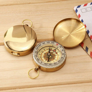 <span class=keywords><strong>Boussole</strong></span> en laiton phosphorescente couleur <span class=keywords><strong>or</strong></span> vieilli pour le camping, <span class=keywords><strong>la</strong></span> randonnée, l'équitation et les sports – Équipement de survie en gros - Product Image 1