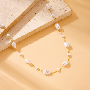European American Style Retro White Pearl Irregular Size Chain Gold Plated Necklace Women's Everyday Wear - Product Image 2