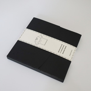 صندوق ملابس من ورق الكرافت صديقة للبيئة قابلة للطي بشعار مخصص لتعبئة تيشيرات الملابس المستدامة - Product Image 4