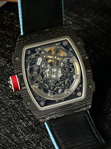 The latest 6702 fully automatic <strong>mechanical</strong> <strong>watch</strong> with a 7.8mm ultra-thin design is a stylish men's carbon fiber wristwatch - Product Image 4
