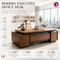 Table de travail exécutive haut de gamme avec panneaux latéraux sculptés, surface d'écriture spacieuse et service de personnalisation en usine
