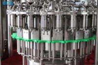 Machine de remplissage à chaud industrielle automatique pour jus, thé, boissons sportives, ligne d'embouteillage de jus et de boissons en bouteilles PET