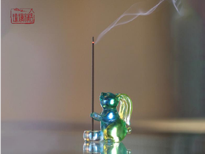 Exquisite and Compact Crystal Ornaments Hand Carving Rabbit-shaped Crystal Incense Holder Customizable Culture