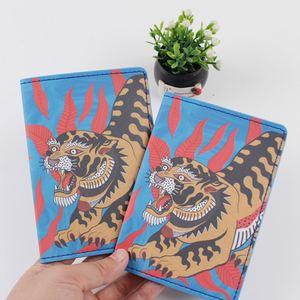Funda de Pasaporte de Piel Sintética para Mujer, Impermeable, Duradera, Antirrobo, con Cadena Decorativa, Logotipo Personalizado - Product Image 2