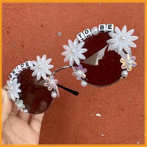 Despedida de soltera amor en forma de corazón gafas boda novia para ser fiesta mujeres Vintage perla gafas para boda despedida de soltero - Product Image 3
