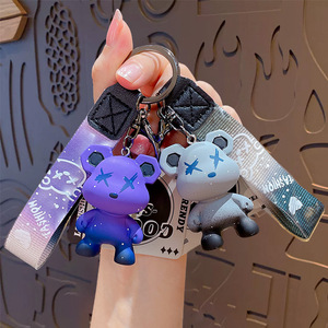 Llavero de acrílico con diseño de oso de dibujos animados que cambia de color, lindo y creativo, estilo graffiti, para coche, regalo para parejas, colgante para bolso - Product Image 1