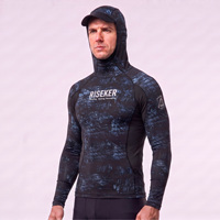 Maillot de bain personnalisé avec capuche, visière, poche zippée, protection solaire, coupe ajustée pour homme