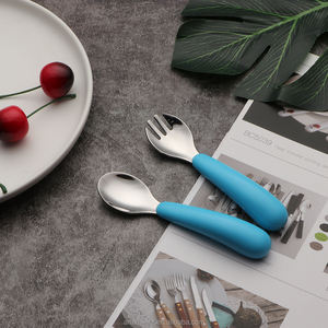Ensemble de <span class=keywords><strong>couverts</strong></span> en acier inoxydable avec poignée en silicone de qualité alimentaire pour enfants, motifs de dessins animés mignons, personnalisable OEM, pour l'alimentation des bébés - Product Image 5