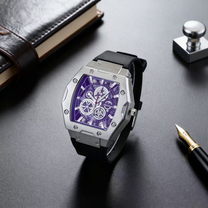 Reloj de Cuarzo para Hombre con Esfera Hueca Estilo Barril de <span class=keywords><strong>Vino</strong></span>, Correa de Silicona Impermeable, Diseño Moderno para Negocios, Modelo KW602 - Product Image 4