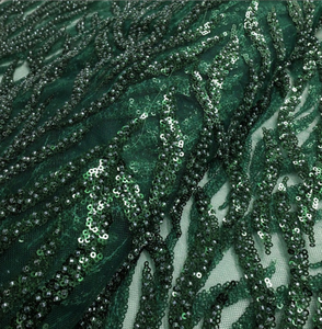 Merveilleux tissu de dentelle française écologique avec broderie de fleurs perlées et type de maille de perles - Product Image 2