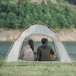 Tente de camping d'extérieur pour 2 à 4 personnes avec conception à double couche, épaissie pour la protection contre la pluie et l'ombrage, adaptée aux plages sablonneuses - Product Image 4