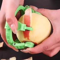 Handmatige plastic appel- en peren schiller multifunctioneel fruitmes met water-schil functie voor huishoudelijk gebruik