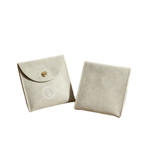 Pochette à bijoux personnalisée de luxe gris clair, mini pochette à bijoux en daim avec rabat et bouton - Product Image 1