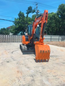 รถขุดขนาดเล็ก Kubota U55-4 น้ำหนัก 5.5 ตัน แบบตีนตะขาบ พร้อมบุ้งกี๋ขุดขนาด 0.22 ลูกบาศก์เมตร อุปกรณ์ก่อสร้างมือสอง - Product Image 5