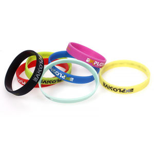 Özel Logo promosyon hediye festivali lastik bant bilezikler kazımayı bilek bantları müzik festivali için özelleştirilmiş - Product Image 4