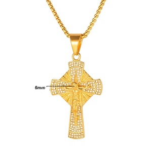 En stock Collier Crucifix Chrétien en Acier Inoxydable Plaqué Or 18K avec Strass et Détails Givrés, Bijou de Foi - Product Image 2