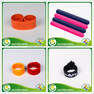 2025 gran oferta fabricante de pulseras a presión de goma pulsera de silicona personalizada para niños fiesta escuela - Product Image 3