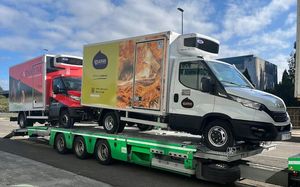 Canter-carrocería de camión mitsubishi, caja refrigerada, 2 tonos, con aislamiento - Product Image 5