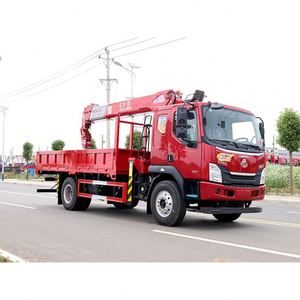 Camion de transport et de levage Chenglong L3 4*2 équipé d'une grue Changxing de 8 tonnes, performance de levage stable pour la manutention en ingénierie - Product Image 5