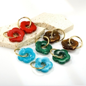 Nouvelles Boucles d'Oreilles Créoles Européennes et Américaines à Petites Fleurs, Plaqué Or 18K, en Acier Inoxydable, pour Femmes - Product Image 6