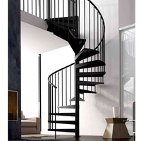 Escalier en colimaçon circulaire contemporain Anewson en acier au carbone avec verre courbé, luxueux et peu encombrant