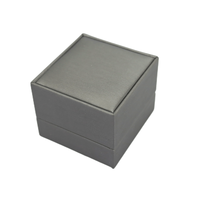 Boîte à bijoux lumineuse à LED, étui à bagues en cuir PU avec bouton poussoir et éclairage LED intégré pour pierres précieuses