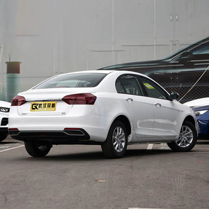 Auténtico Emgrand 2018 <span class=keywords><strong>de</strong></span> segunda mano, homologación VI, automático, volante a la izquierda, neumáticos R15, portaequipajes metálico, asientos <span class=keywords><strong>de</strong></span> tela. - Product Image 3