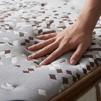 Matelas orthopédique élégant et durable à ressorts ensachés respirant avec soutien profilé pour hôtels et literie haut de gamme pour appartements