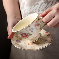 Ensemble de tasses à café en céramique de luxe léger avec motif floral rétro pour un thé de l'après-midi élégant et un cadeau haut de gamme