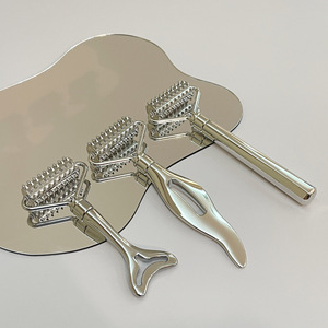 New Arrival Kim Loại Trên Khuôn Mặt Điêu Khắc Massage Công Cụ Công Cụ Làm Đẹp Của Nhãn Hiệu Massage Trên Khuôn Mặt Con Lăn Cho Nếp Nhăn Chăm Sóc Da Thiết Bị Nâng - Product Image 1