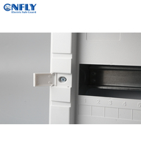 Boîte de distribution intelligente CNFLY ignifuge 9W 12W 16W 24W 32 voies avec base métallique et panneau en plastique pour disjoncteurs domestiques