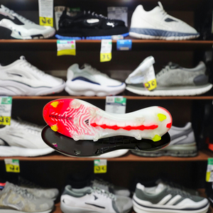 Stile brasiliano scarpe da calcio suole resistente leggero Anti-Slip TPU costruzione per il controllo della palla e il calcio di strada - Product Image 6