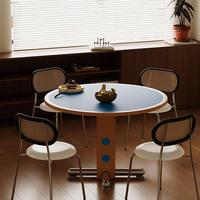 Table à manger en bois style nordique Bauhaus à pois avec pieds en métal et plateau en bois massif pour petits appartements et locataires