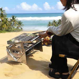 Grill à <span class=keywords><strong>charbon</strong></span> de bois rotatif debout pour <span class=keywords><strong>barbecue</strong></span> carré robuste professionnel <span class=keywords><strong>sur</strong></span> <span class=keywords><strong>chariot</strong></span> mobile Style moderne pour la cuisine commerciale en plein air - Product Image 1