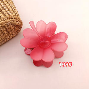 Nouveauté : Pince à cheveux en acrylique rose dégradé, raffinée et sophistiquée - Product Image 5