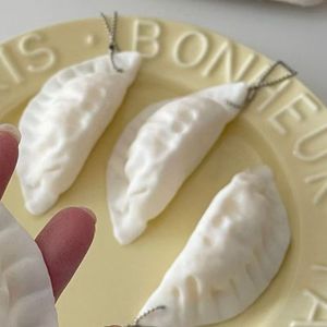 ของเล่นบีบนุ่มรูปเกี๊ยวน้ำยางดีไซน์สร้างสรรค์น่ารักเหมือนจริงช่วยคลายเครียดเป็นของขวัญแสนสนุกสำหรับนักเรียนและใช้เป็นอุปกรณ์ตกแต่งได้ - Product Image 4