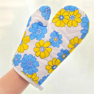 ถุงมือเตาอบแบบหนา ทนความร้อน สำหรับใช้กับไมโครเวฟ อบขนม ทำอาหาร ใช้ในครัว ทำจากใยโพลีเอสเตอร์ ขนาดเดียว - Product Image 2