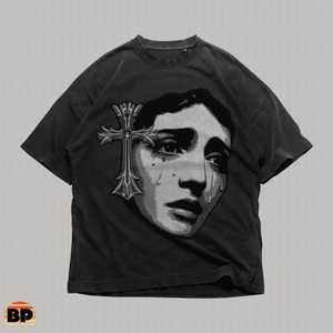 T-shirt Gotica con Croce della Madonna Piangente, Oversize, Stile Streetwear Anni '90, Grafica Vintage, Estetica Scura - Product Image 1